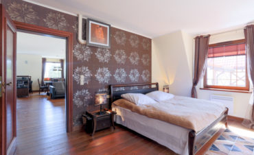 5_luksusowy-apartament-w-krynicy-morskiej_900x700